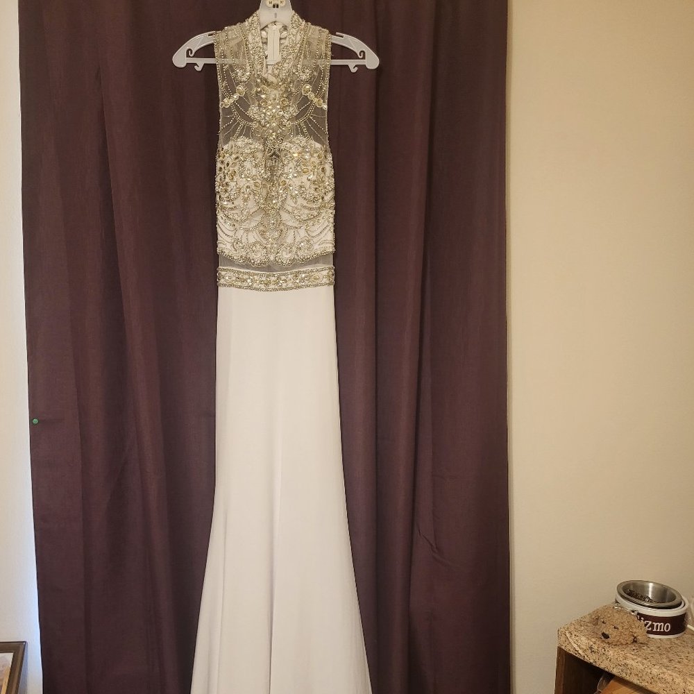 MEDIUM White- formal dress
